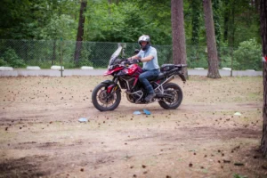 III-Zlot-Powsigirek-Niesulice-spotkanie-klimat-impreza-zabawa-motocykle-motocyklowy-royal-enfield-honda9335