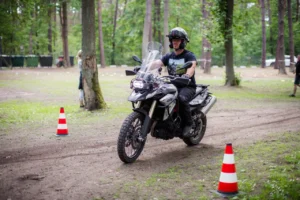 III-Zlot-Powsigirek-Niesulice-spotkanie-klimat-impreza-zabawa-motocykle-motocyklowy-royal-enfield-honda9355