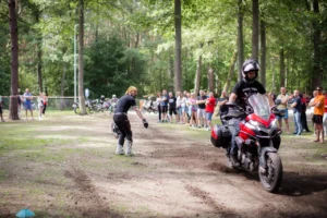 III-Zlot-Powsigirek-Niesulice-spotkanie-klimat-impreza-zabawa-motocykle-motocyklowy-royal-enfield-honda9379