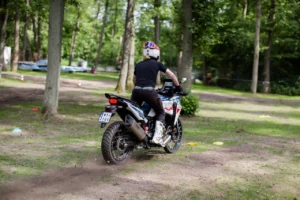 III-Zlot-Powsigirek-Niesulice-spotkanie-klimat-impreza-zabawa-motocykle-motocyklowy-royal-enfield-honda9441