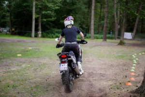 III-Zlot-Powsigirek-Niesulice-spotkanie-klimat-impreza-zabawa-motocykle-motocyklowy-royal-enfield-honda9465